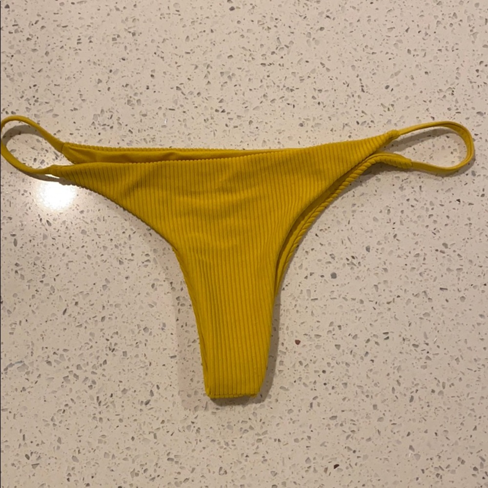 Frankie’s bikinis bottoms